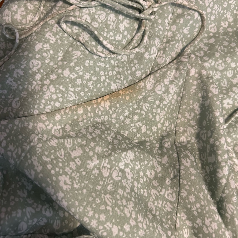 Storia Sage Green Floral Dress - Picture 5 of 5